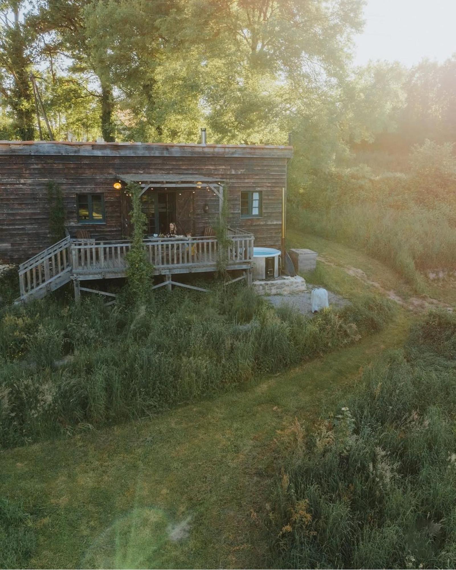 La Ferme Du Pont De Maumy, Cabane Au Bord De L'Etang Et Bain Nordique Busserolles Exterior photo